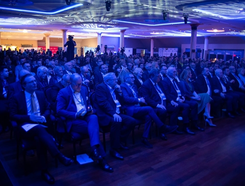 twitter.com/Economic_Forum_