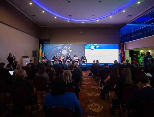 twitter.com/Economic_Forum_